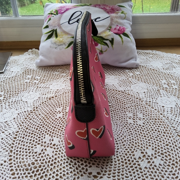Coach Harley Valentine Heart makeup bag - Picture 6 of 12